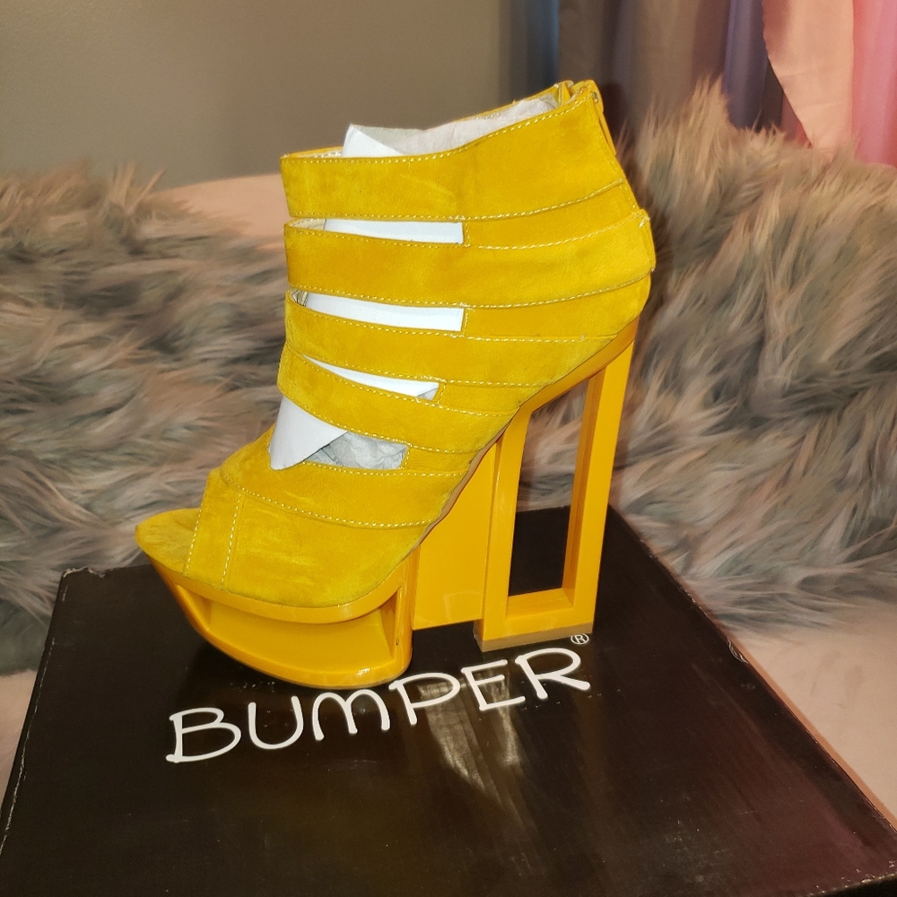 Heels - Picture 2 of 2